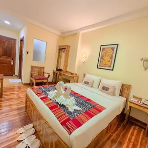 *** Hotel Luang Phasouk Laos
